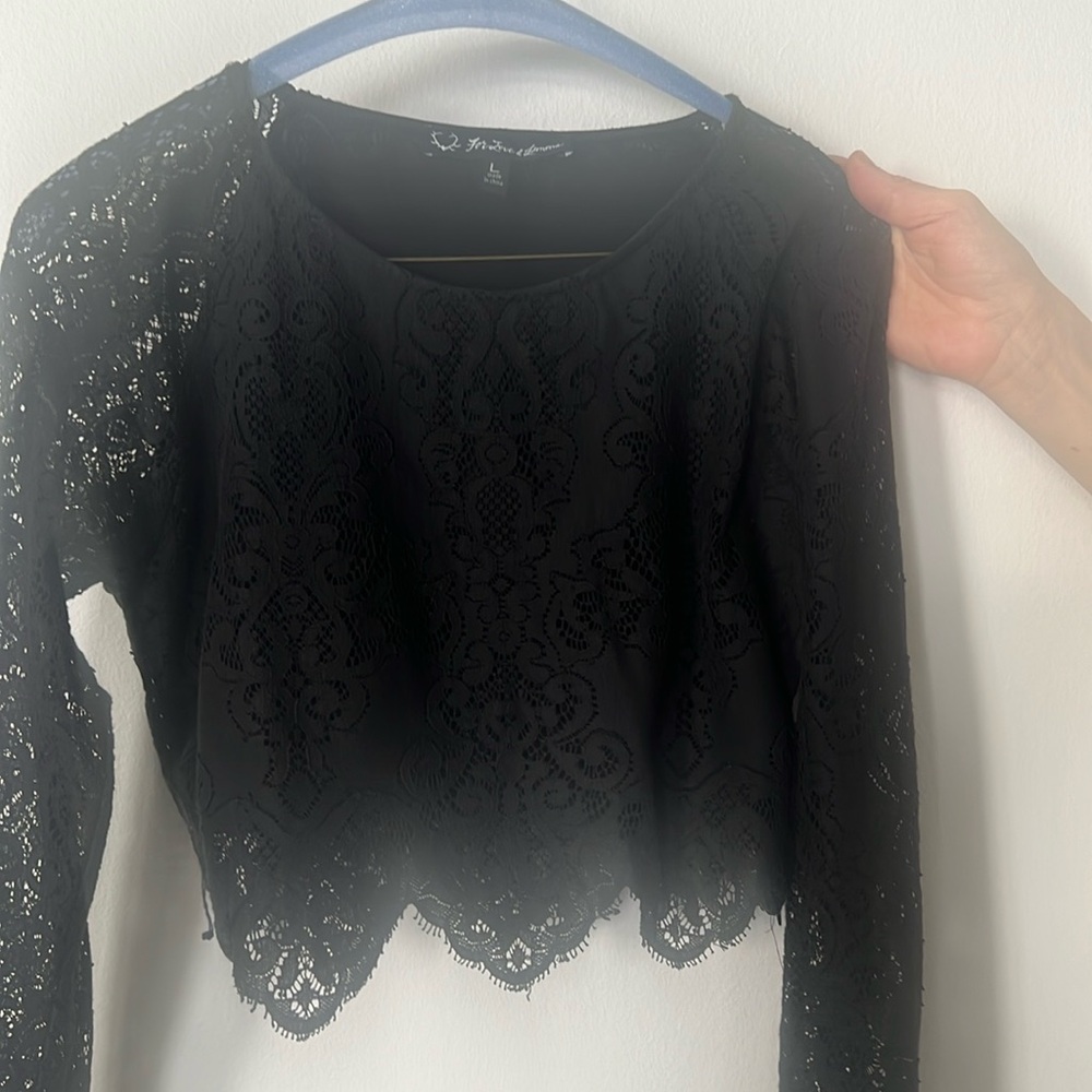 For love and lemons, black cropped, intricate lease, detailed shirt size large